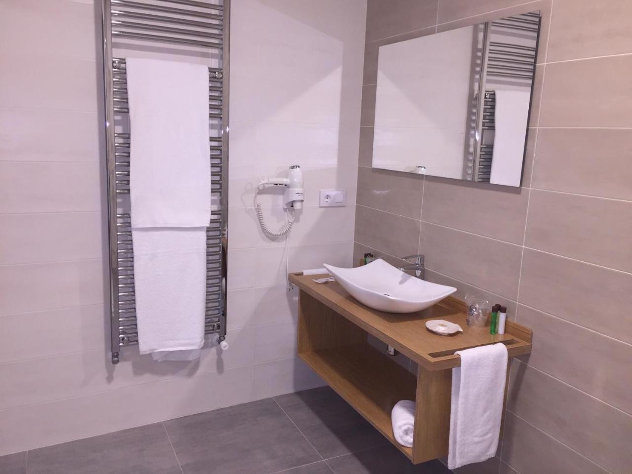 Hotel Celanova Ngoại thất bức ảnh