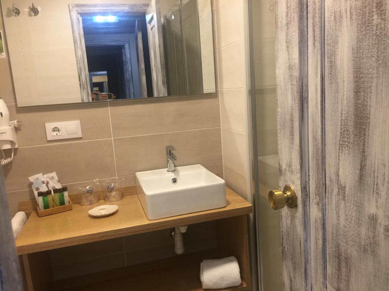 Hotel Celanova Ngoại thất bức ảnh